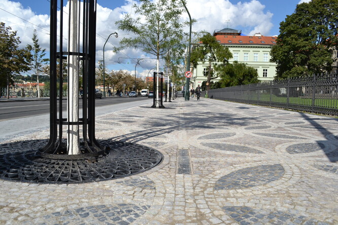 Smetanovo nábřeží.