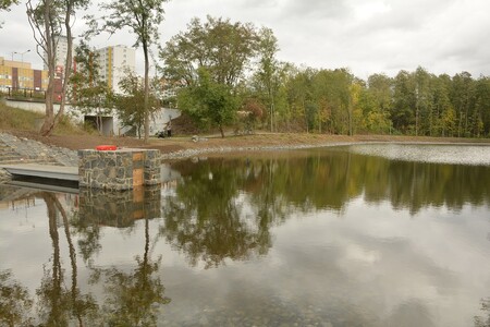 V centru Modřan byla dokončena stavba zcela nové vodní plochy – rybníka Lipiny.