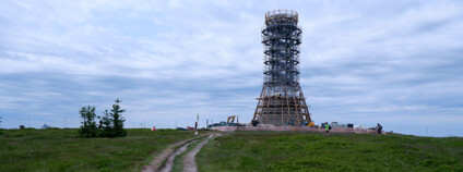 Rozestavěná polská rozhledna na Králickém Sněžníku v Jeseníkách Foto: Zdeňka Kováříková Ekolist.cz