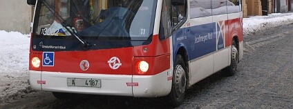 Mini elektrobus v pražských uličkách. Foto: DPP
