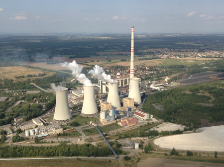 Krajský úřad Pardubického kraje prodloužil lhůtu, v níž má elektrárna Chvaletice doplnit podklady pro žádost o povolení k vypouštění odpadních vod. / Ilustrační foto