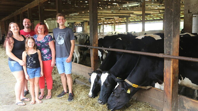 Titul Farma roku 2020 putuje do středočeských Milošovic k rodině Cihlářových.