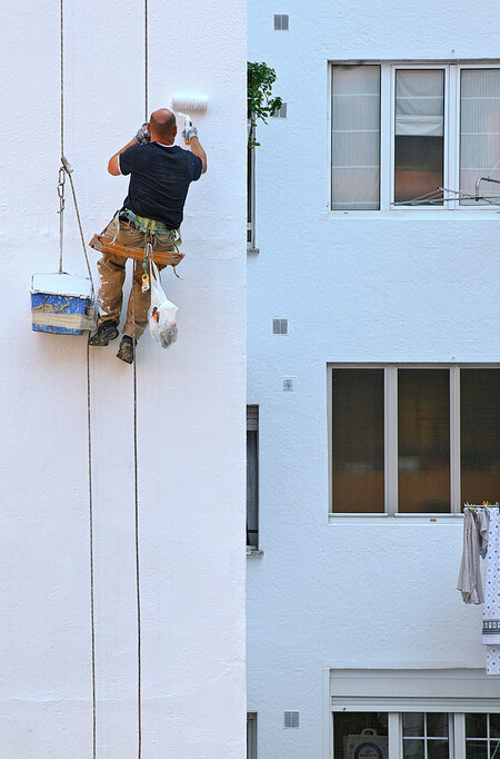 Vědci našli ve vodě antibakteriální látky a prostředky proti růstu plísní, které pocházejí z nátěrů fasád