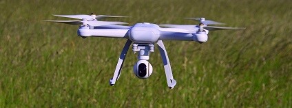 Dron Foto: adonyig pixabay