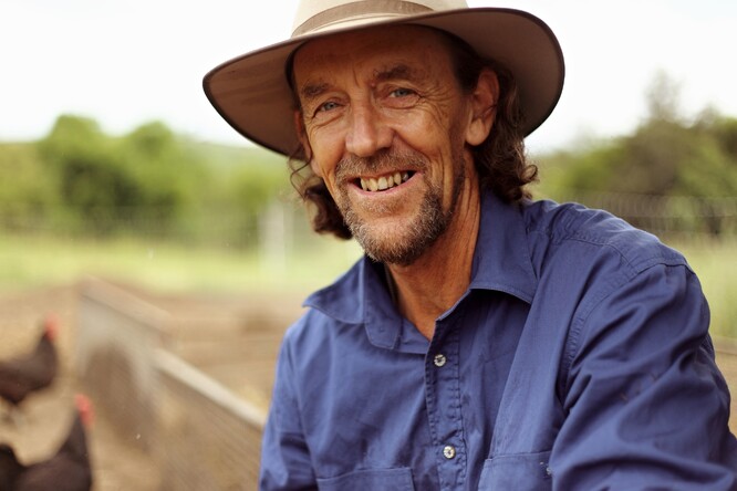 Hned první cesta mimo rodnou Anglii mu změnila život. Geoff Lawton.