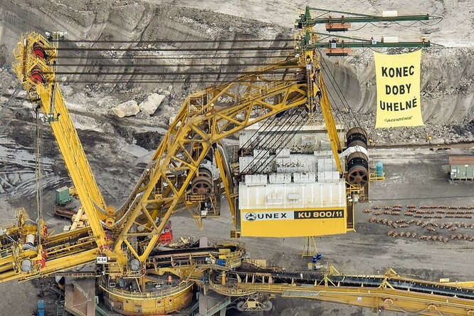 Aktivisté Greenpeace v prohlášení mimo jiné požadují, aby do roku 2030 přestala výroba elektřiny z uhlí, do roku 2035 žádají kompletní "konec uhlí".