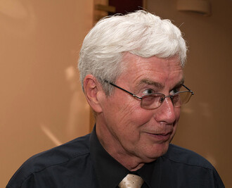 Jiří Grygar je český astronom a astrofyzik, významný popularizátor vědy v oblasti astronomie, astrofyziky a vztahu vědy a víry, za což získal řadu ocenění včetně ocenění od UNESCO Kalinga Prize.