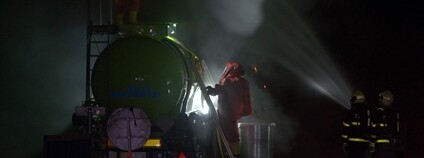 Hasiči v Bludovicích zasahovali u úniku kyseliny chlorovodíkové z cisterny Foto: hzscr.cz