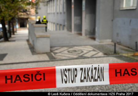 Silný vítr dnes v Praze uzavřel celý areál Pražského hradu, neotevřela ani zoo a kvůli poškození Průmyslového paláce je nepřístupné i holešovické Výstaviště. Zoologická zahrada a Výstaviště zůstanou zavřené i v pondělí. Ilustrační snímek.