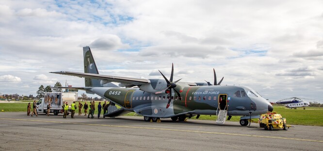 Kbelské letiště a CASA C-295M.