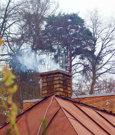 Na současnou smogovou situaci v některých oblastech má významný vliv topení domácností.