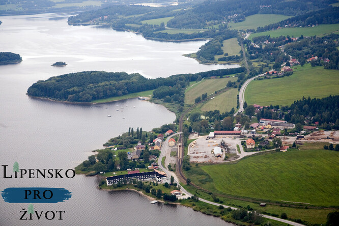 Atraktivitu Lipenska brzy rozpoznali podnikatelé v turistickém ruchu, kteří sem začali lákat návštěvníky na pobyt v „nedotčené přírodě“,