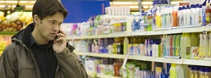 Jaké zboží vybrat, aby byla spotřeba ropy co nejnižší? Foto: John Webster / Recipes for Disaster