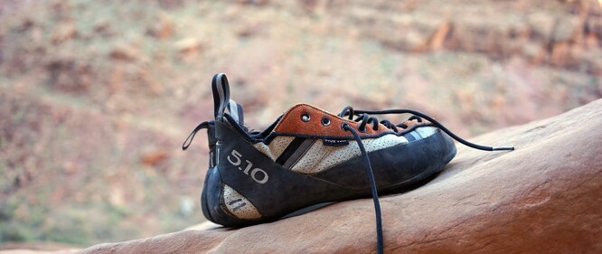 Horolezectví je na území Krkonošského národního parku povoleno v lokalitách Hnědé skály a Hranostají skály ve Strážném, Lubošské skály u Harrachova a Emin kámen v oblasti Přední Labské. Ilustrační foto