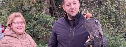 Lucie Kubesa, Jan Poupě a vypouštěný sokol.