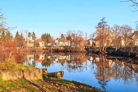 Matiční jezero vzniklo oddělením slepého ramene Chrudimky.