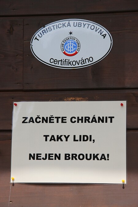 Podle Bedřicha Moldana první paragraf navrhovaného zákona nepřikládá ochraně přírody v národním parku takovou důležitost, jakou by si zasloužila