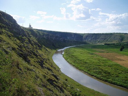 Moldavsko je zemí, kde se střetávají geopolitické zájmy Ruska a západu. Společnost je tak ideologicky rozdělena víceméně na dvě poloviny – někteří se bojí, aby je nepotkal stejný osud jako Ukrajinu.