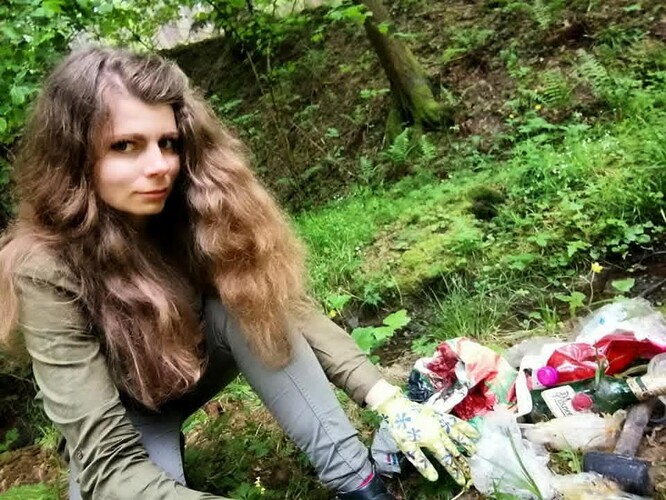 Úklid odpadků. I to je činnost myslivců.