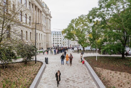 Nová podoba okolí Národního muzea. Sto zahradníků se spojilo.