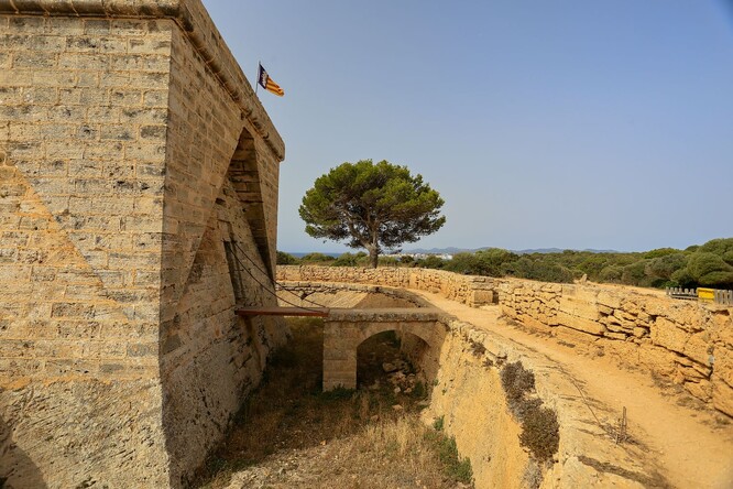 Oblíbený Castell de sa Punta de n&apos;Amer.