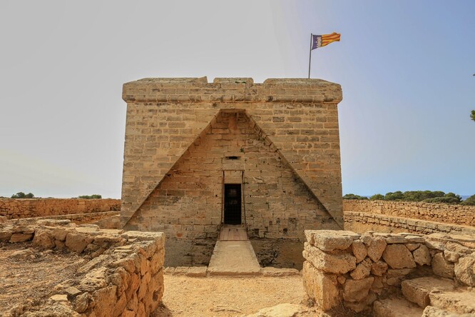 Oblíbený Castell de sa Punta de n&apos;Amer.