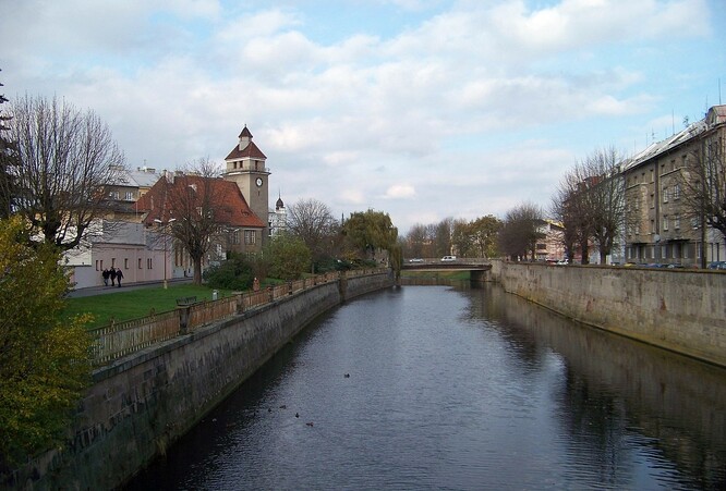 Řeka Morava má podle autorů projektu pro město Olomouc velký význam, takže je nutné vytvářet harmonické prostředí zohledňující ochranu města a současně i okolní přírodu.