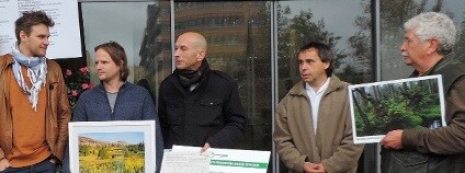 Předávání Petice za dobrý zákon o NP Šumava Foto: Hnutí Duha