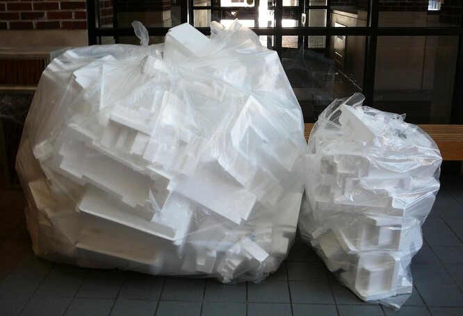Odpad z polystyrenu.