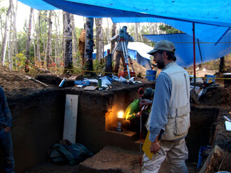 Fotografie z výzkumným prací.