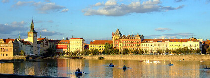 Smetanovo nábřeží v Praze Foto: Aktron Wikimedia Commons