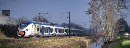 Příměstský vlak TER ve Francii [0] Renaud CHODKOWSKI Flickr.com