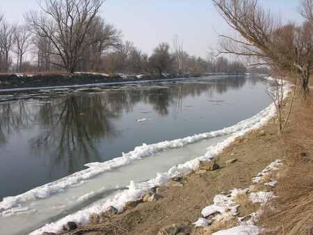 "Čistírny totiž bez problémů dokážou vodu čistit mnohem lépe, ale legislativa jim stanovuje benevolentní limity na vypouštěné znečišťující látky. V řadě případů byly provozovatelům limity dokonce sníženy oproti původním povolením," uvedla ochránkyně