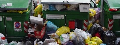 Odpadky v Římě Foto: Ben Salthouse Flickr