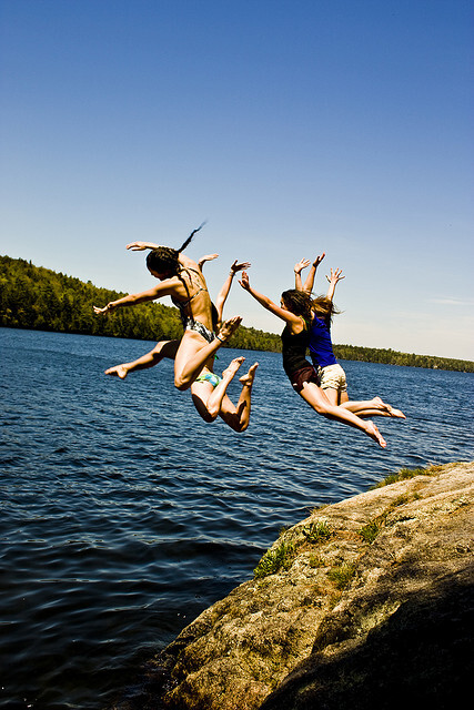 Koupání v přírodě by měla být radost. Je třeba však myslet nejen na kvalitu vody, ale i nebezpečí úrazu