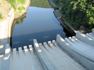 Vodní nádrže jsou jedním z efektivních způsobů, jak zmírnit následky dlouhodobého sucha. Na ilustračním snímku Slapy.