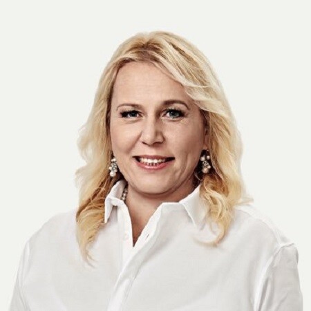 Nový stavební zákon, který má urychlit a zjednodušit povolování staveb, má být účinný od poloviny roku 2023, sdělila ministryně pro místní rozvoj Klára Dostálová (na snímku).