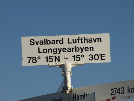 Zaujalo nás porovnání s prostředím, které je pro nás odlišné od toho, ve kterém žijeme. Takto motivováni jsme se rozhodli vycestovat na Svalbard (Špicberky)