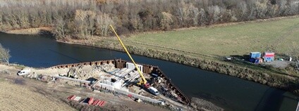 Na Dyji se buduje klapkový jez Foto: Lesy ČR