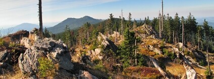 Pohled na západ ze šumavského Svarohu. Foto: Standa Riha/Shutterstock