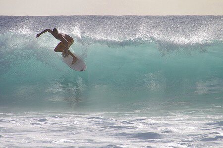 Podle queenslandské pobočky organizace záchranářů Surf Life Saving Australia bylo o víkendu požaháno 3595 lidí. Ilustrační snímek.