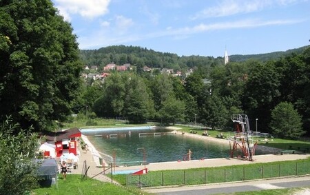 Tanvald v Jizerských horách uspěl s odvoláním proti vydání územního rozhodnutí na stavbu hloubkových vrtů pro geotermální elektrárnu. / Ilustrační foto Tanvaldu