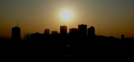 V lednu bylo v Íránu zadrženo osm členů Fondu na ochranu perské fauny, nejznámější neziskové organizace aktivně se zabývající ochranou přírody. Prokuratura oznámila, že šlo o skupinu lidí, kteří pod "krytím vědeckých a ekologických projektů shromažďovali tajné informace". / Na ilustračním fotu Teherán