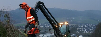 Těžba dřeva, dřevař Foto: Andreas Beer Flickr.com