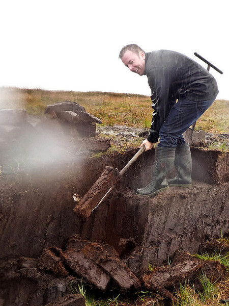 Tradiční těžba rašeliny ve Skotsku