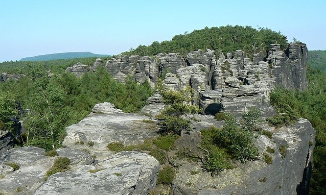 Skalní město a přírodní památka Tiské stěny (součást CHKO Labské pískovce)