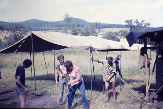 Tým Bořena pod Radovesickou výsypkou. Rok 1983.