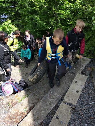 Děti pomáhaly statečně.