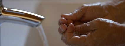 Mytí rukou Foto: Noah Unsplah