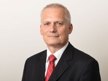 Absolvent Fakulty elektrotechnické ČVUT v Praze Tomáš Urban ve funkci vystřídá dlouholetého ředitele Marka Riedera.